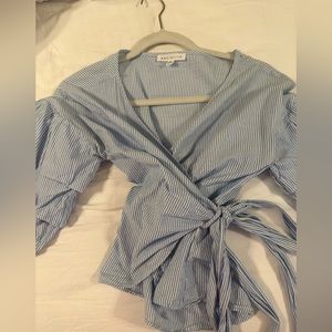 Socialite puff sleeve wrap top.